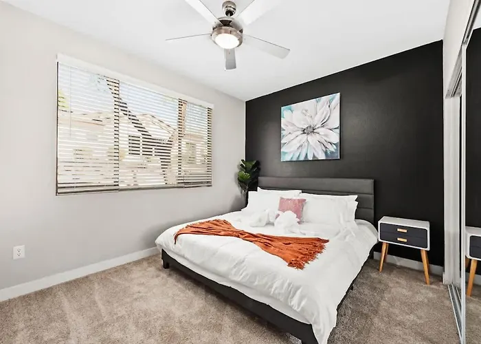 Apartment 2br Retreat Near Thompson Peak Pkwy With Pool & Bbq